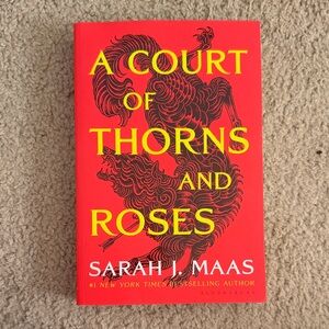 A Court of Thorns and Roses by Sarah J Maas